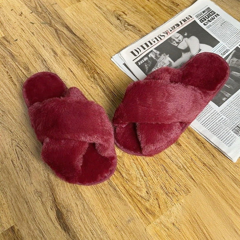 Hairy slippers with crossed rabbit fur and exposed toes