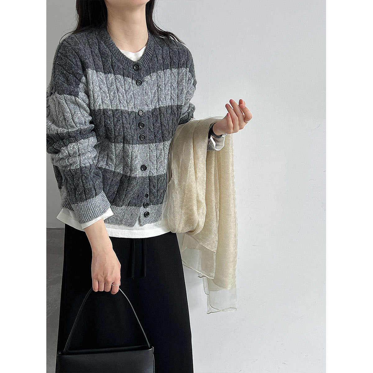 Deer West Color-Block Striped Knit Top for WomenNew Two-Tone Vintage Versatile Sweater