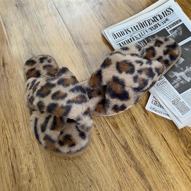 Hairy slippers with crossed rabbit fur and exposed toes